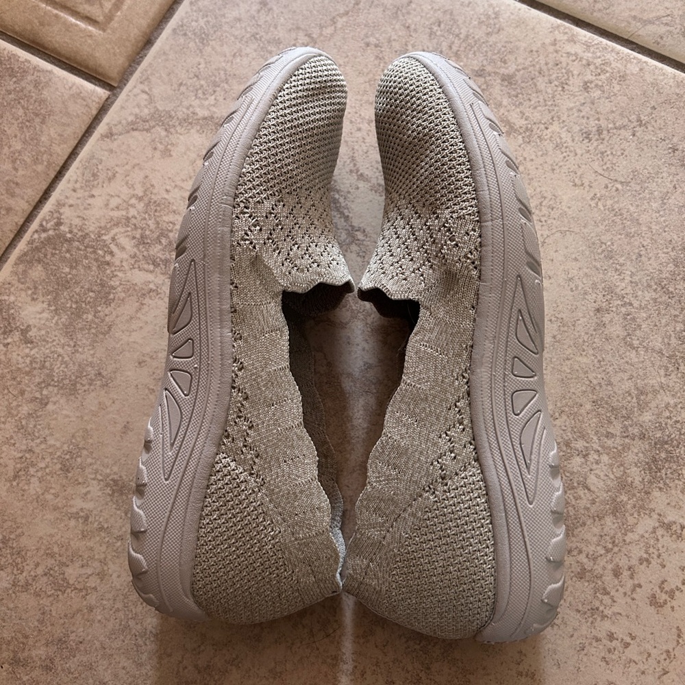 Comfy sketchers work shoes